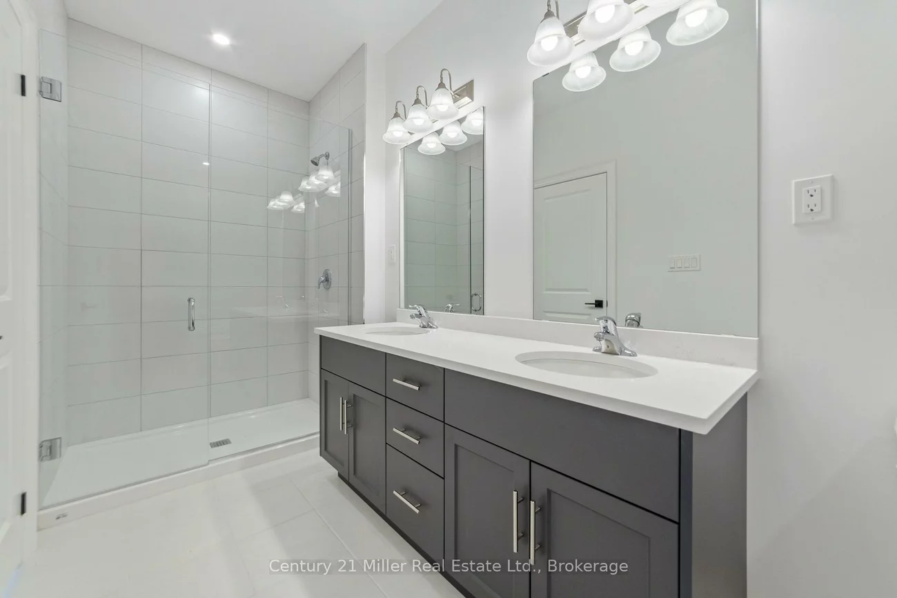 2140, Trafalgar, 1015 - RO River Oaks, Oakville