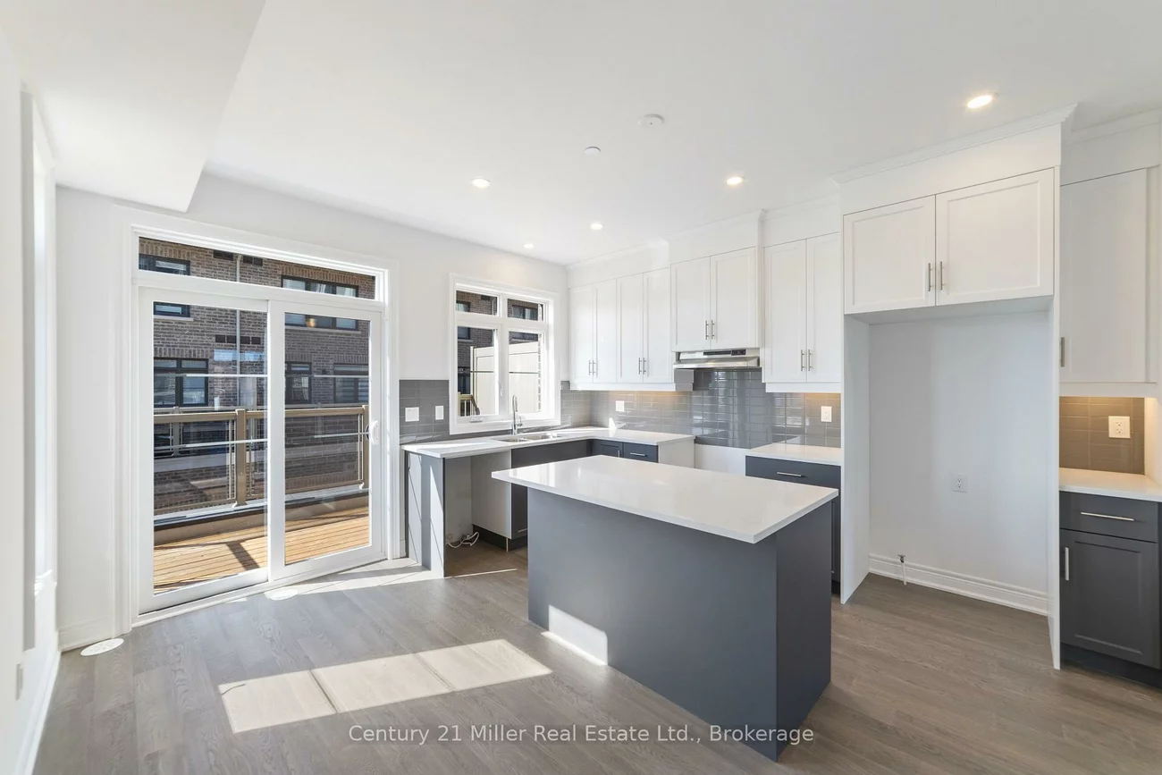 2140, Trafalgar, 1015 - RO River Oaks, Oakville
