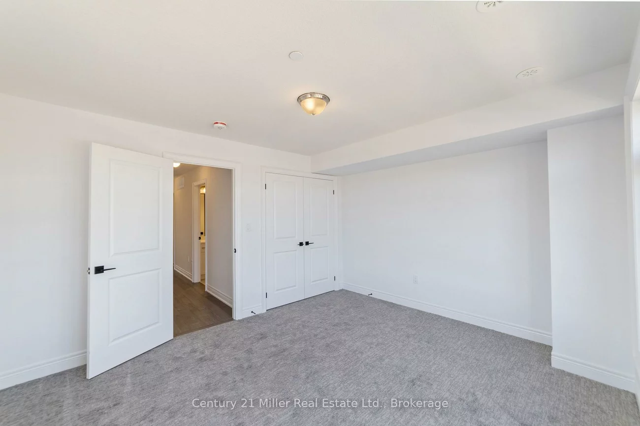 2140, Trafalgar, 1015 - RO River Oaks, Oakville