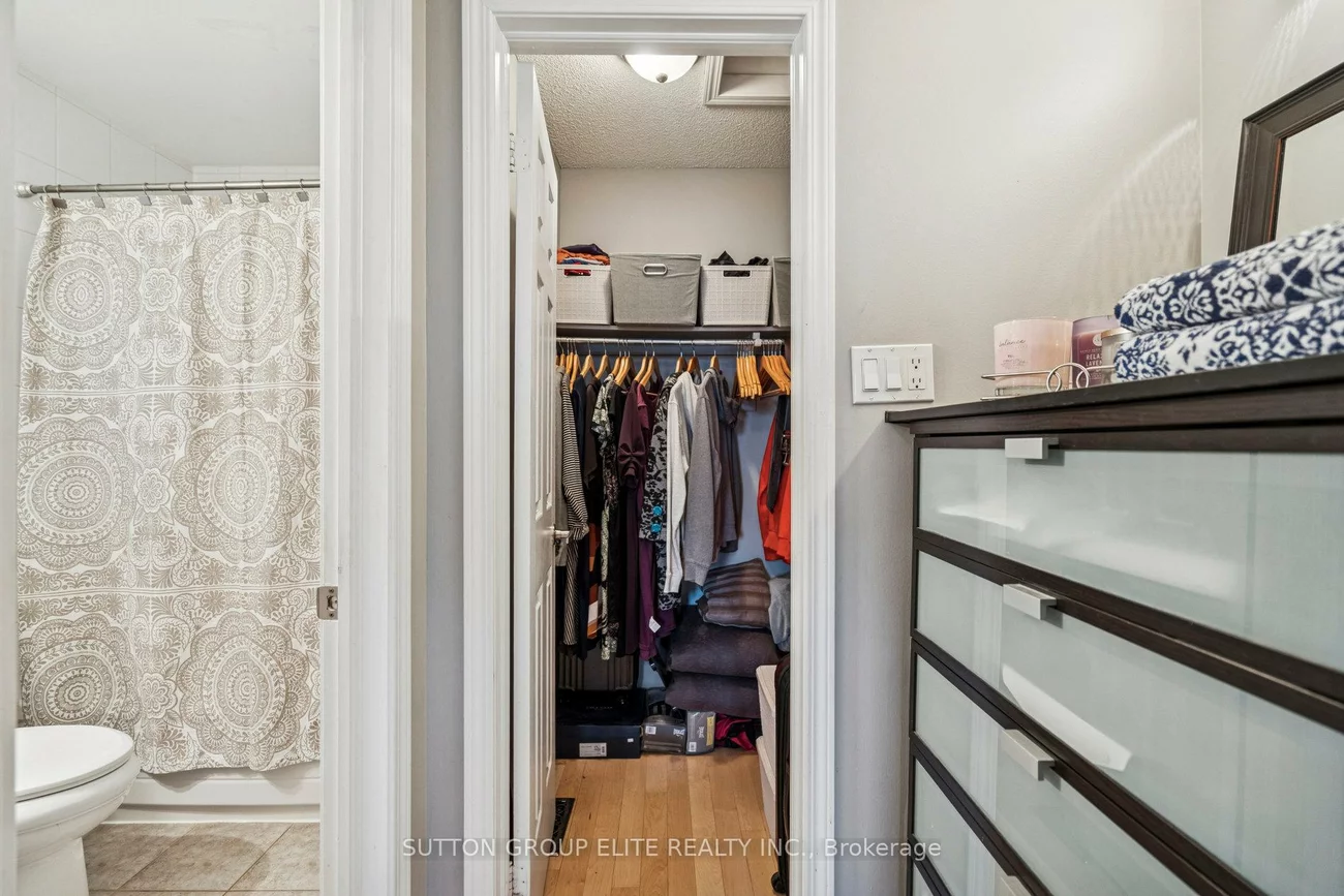 2424, Oakhaven, 1022 - WT West Oak Trails, Oakville