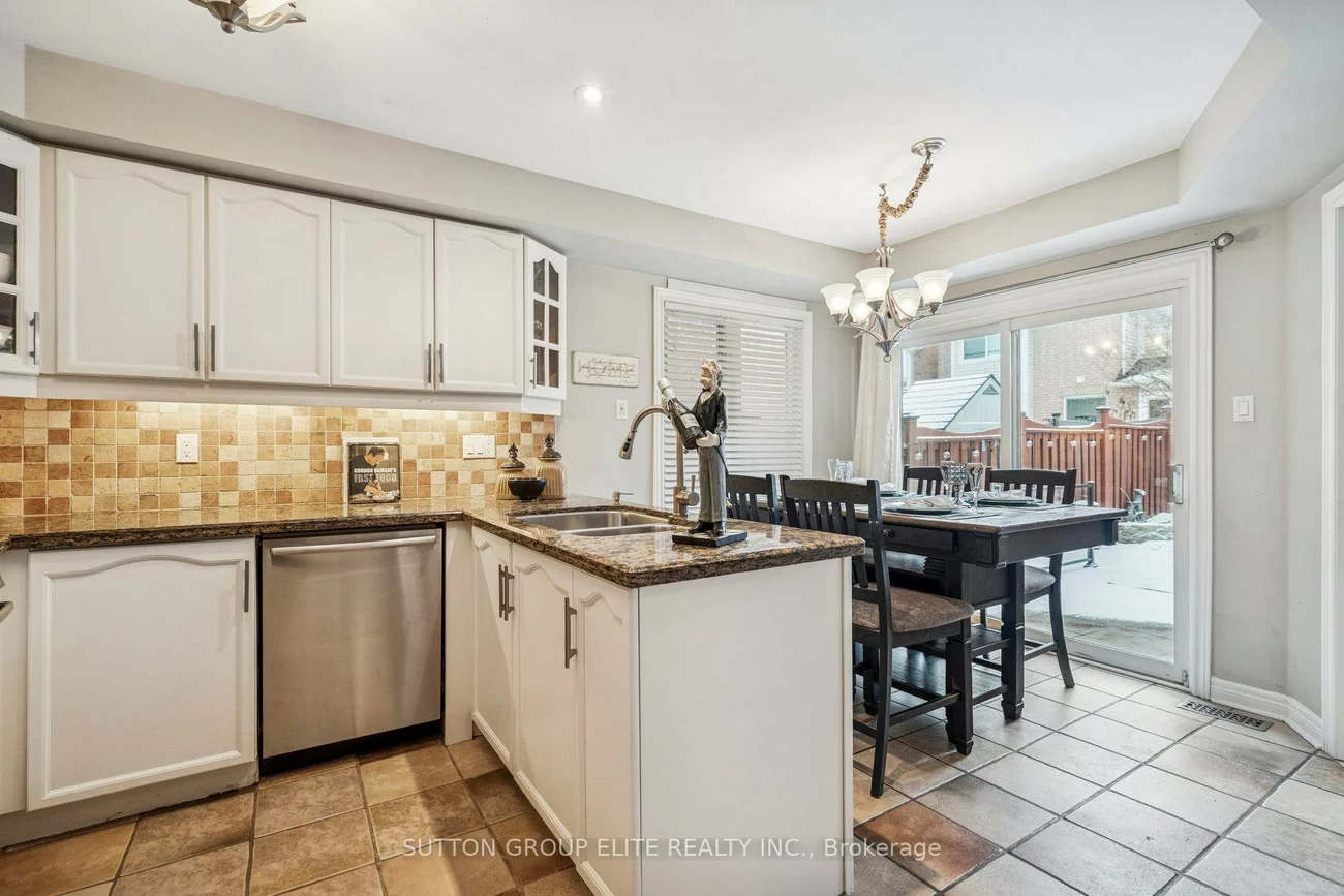 2424, Oakhaven, 1022 - WT West Oak Trails, Oakville