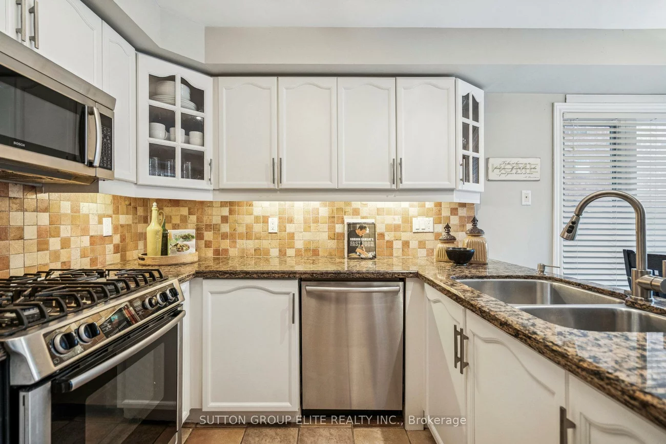 2424, Oakhaven, 1022 - WT West Oak Trails, Oakville