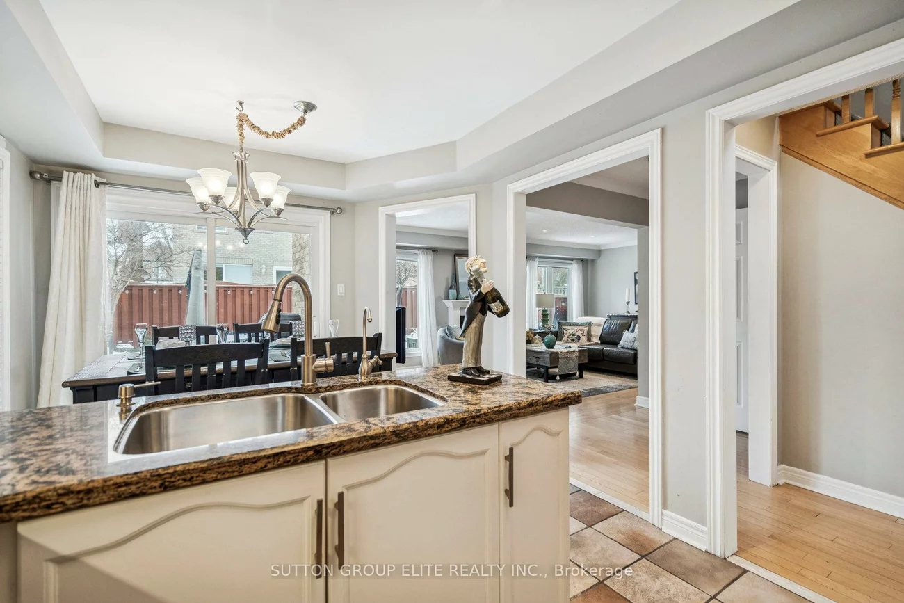 2424, Oakhaven, 1022 - WT West Oak Trails, Oakville