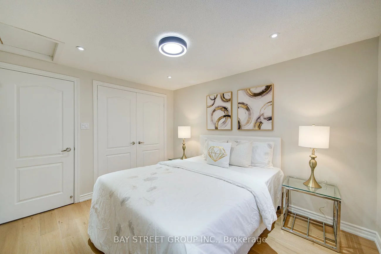 2183, Margot, 1015 - RO River Oaks, Oakville