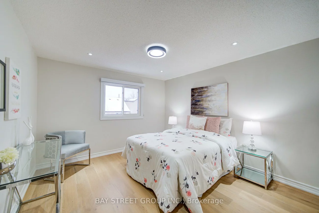 2183, Margot, 1015 - RO River Oaks, Oakville