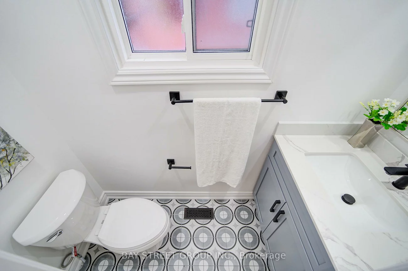 2183, Margot, 1015 - RO River Oaks, Oakville