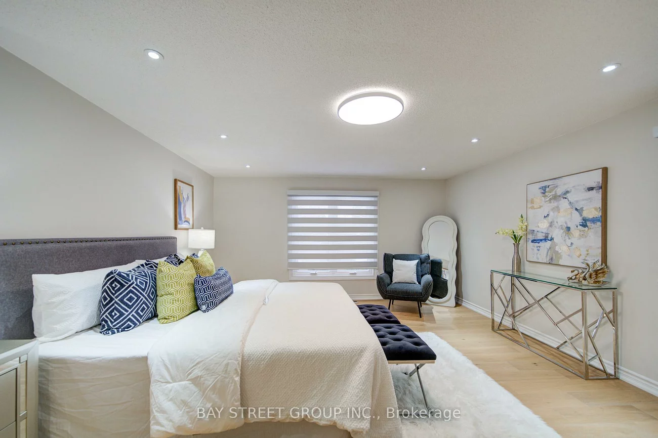 2183, Margot, 1015 - RO River Oaks, Oakville