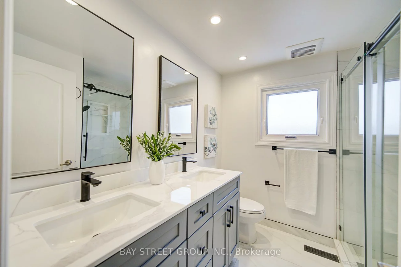 2183, Margot, 1015 - RO River Oaks, Oakville