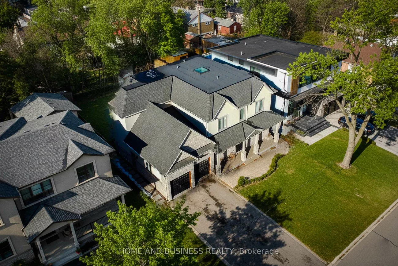 115, Russell, 1003 - CP College Park, Oakville