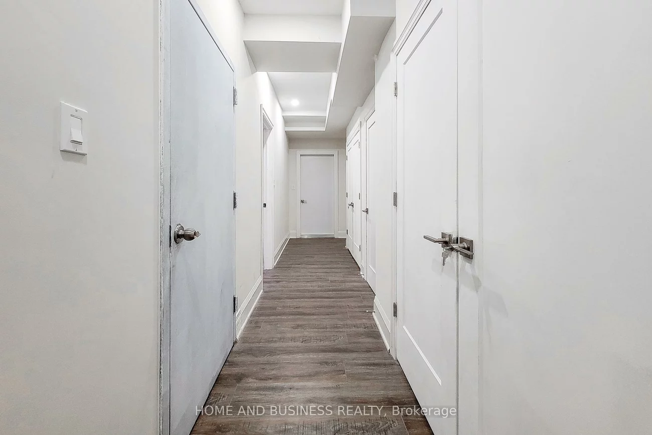 115, Russell, 1003 - CP College Park, Oakville