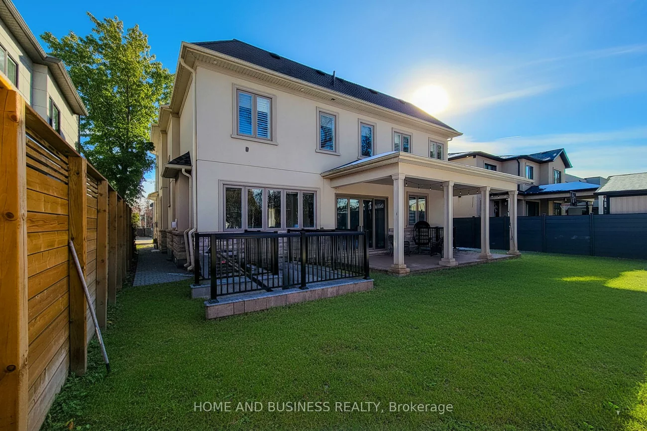 115, Russell, 1003 - CP College Park, Oakville