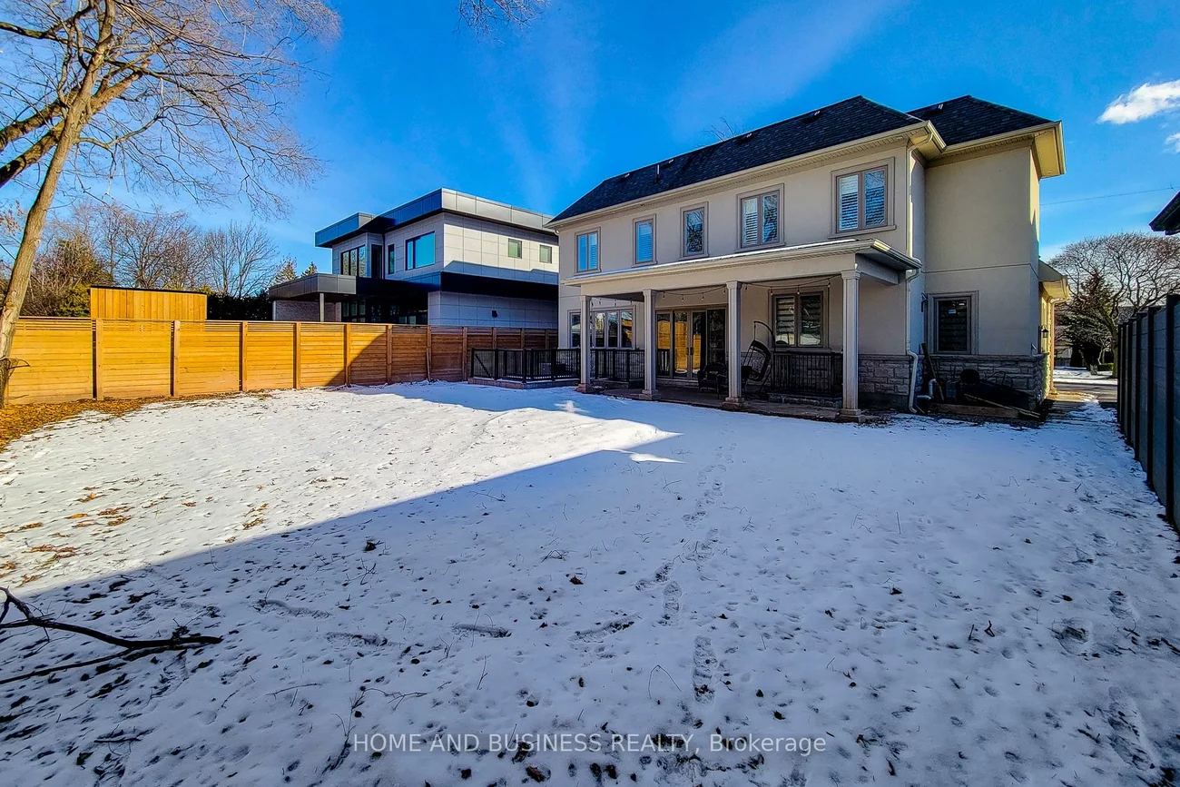 115, Russell, 1003 - CP College Park, Oakville