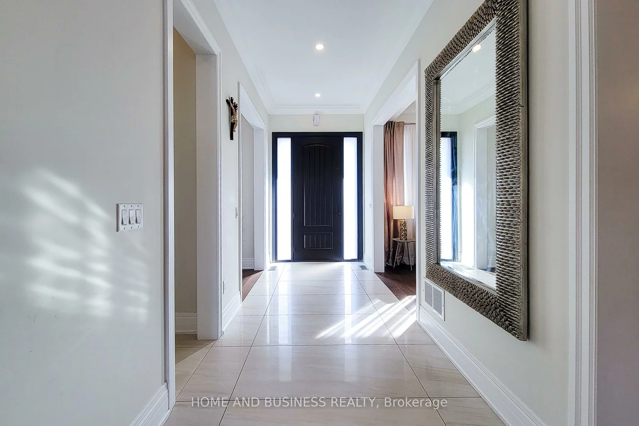 115, Russell, 1003 - CP College Park, Oakville