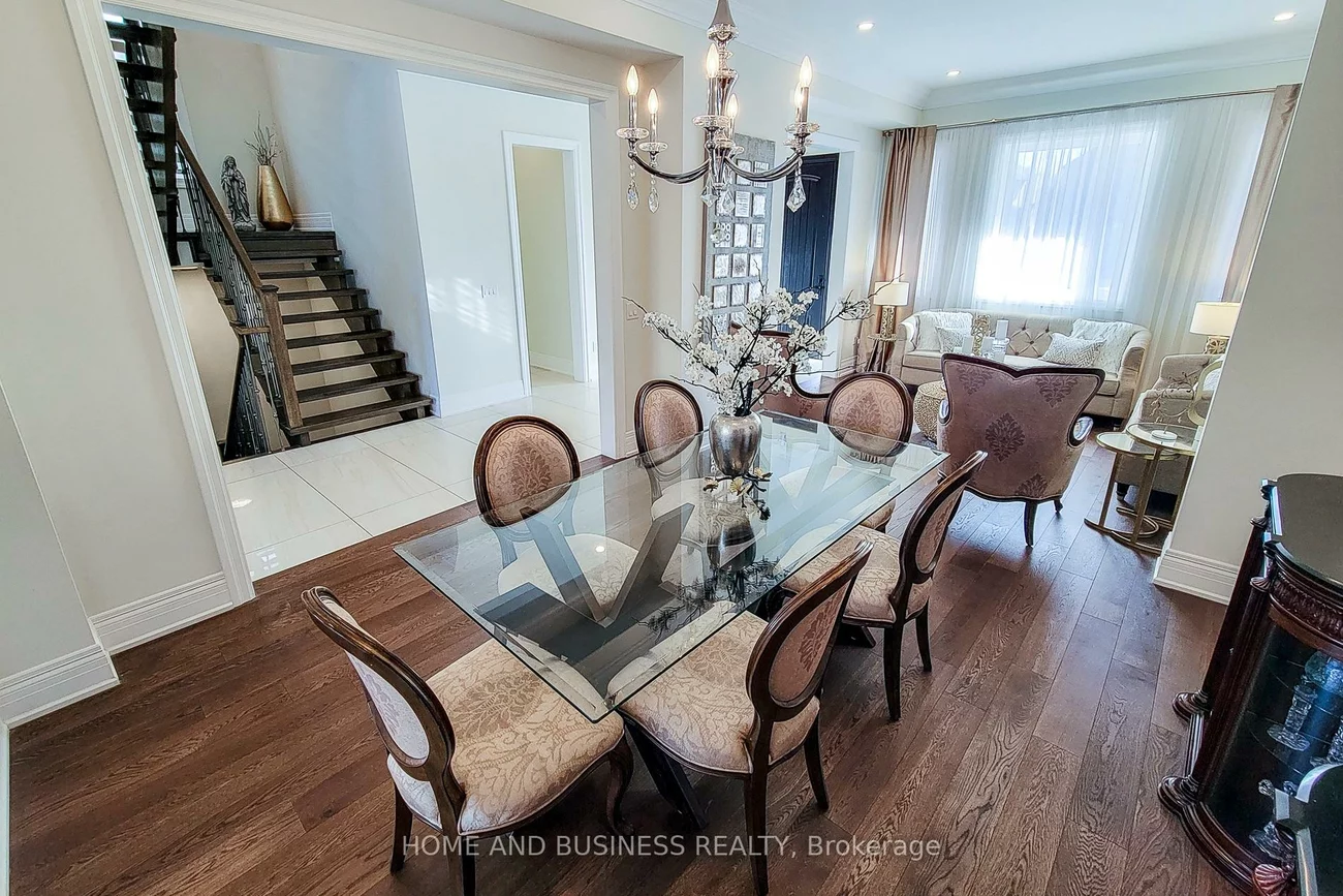 115, Russell, 1003 - CP College Park, Oakville