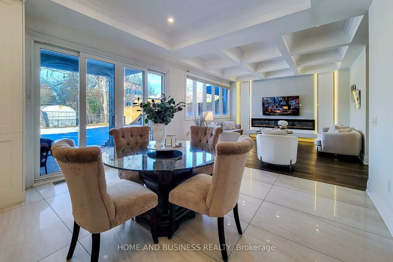 115, Russell, 1003 - CP College Park, Oakville