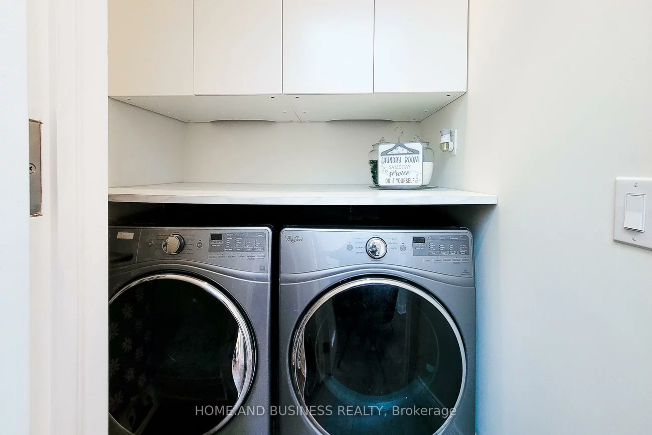 115, Russell, 1003 - CP College Park, Oakville