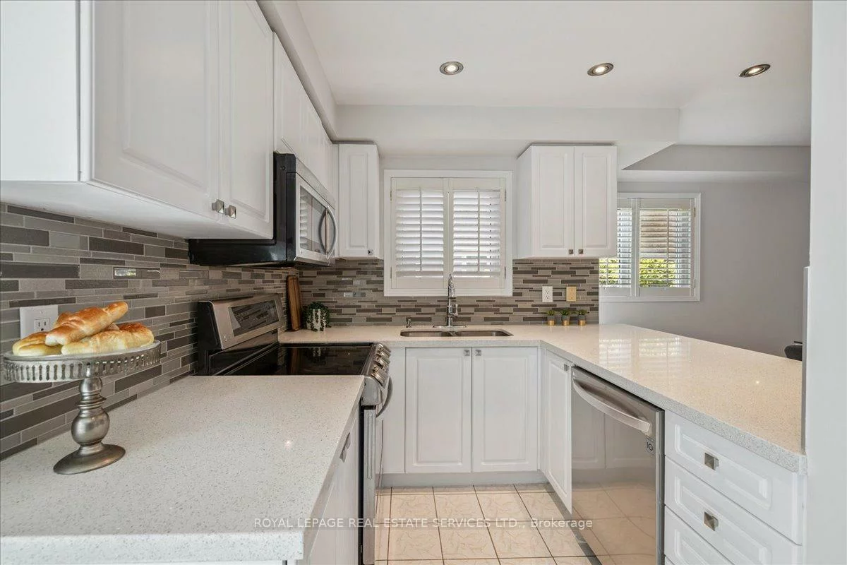 2365, Grand Ravine, 1015 - RO River Oaks, Oakville