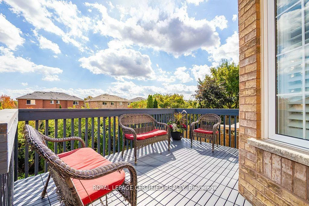 1468, Liverpool, 1022 - WT West Oak Trails, Oakville