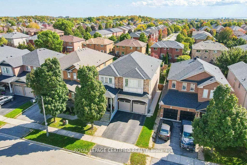 1468, Liverpool, 1022 - WT West Oak Trails, Oakville