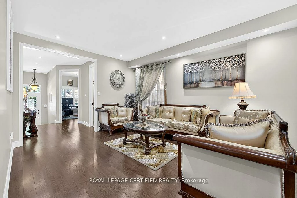 1468, Liverpool, 1022 - WT West Oak Trails, Oakville