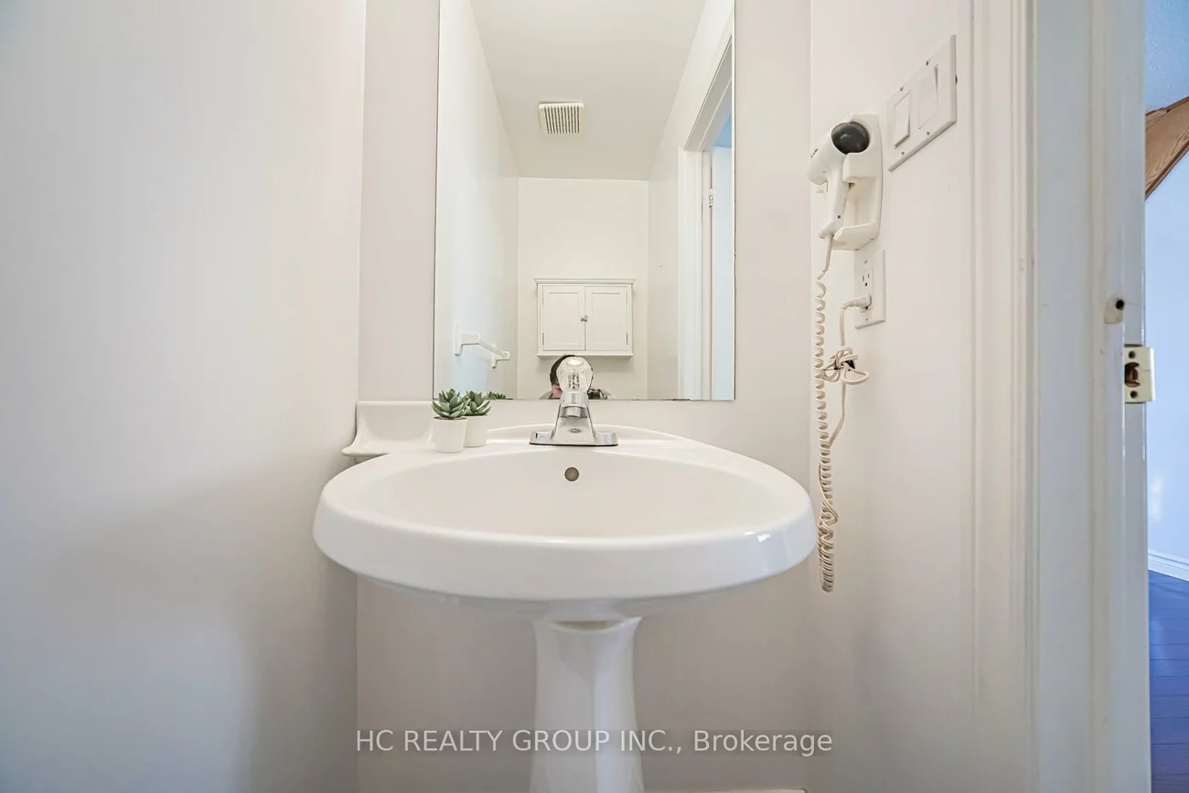 2066, Pineview, 1018 - WC Wedgewood Creek, Oakville