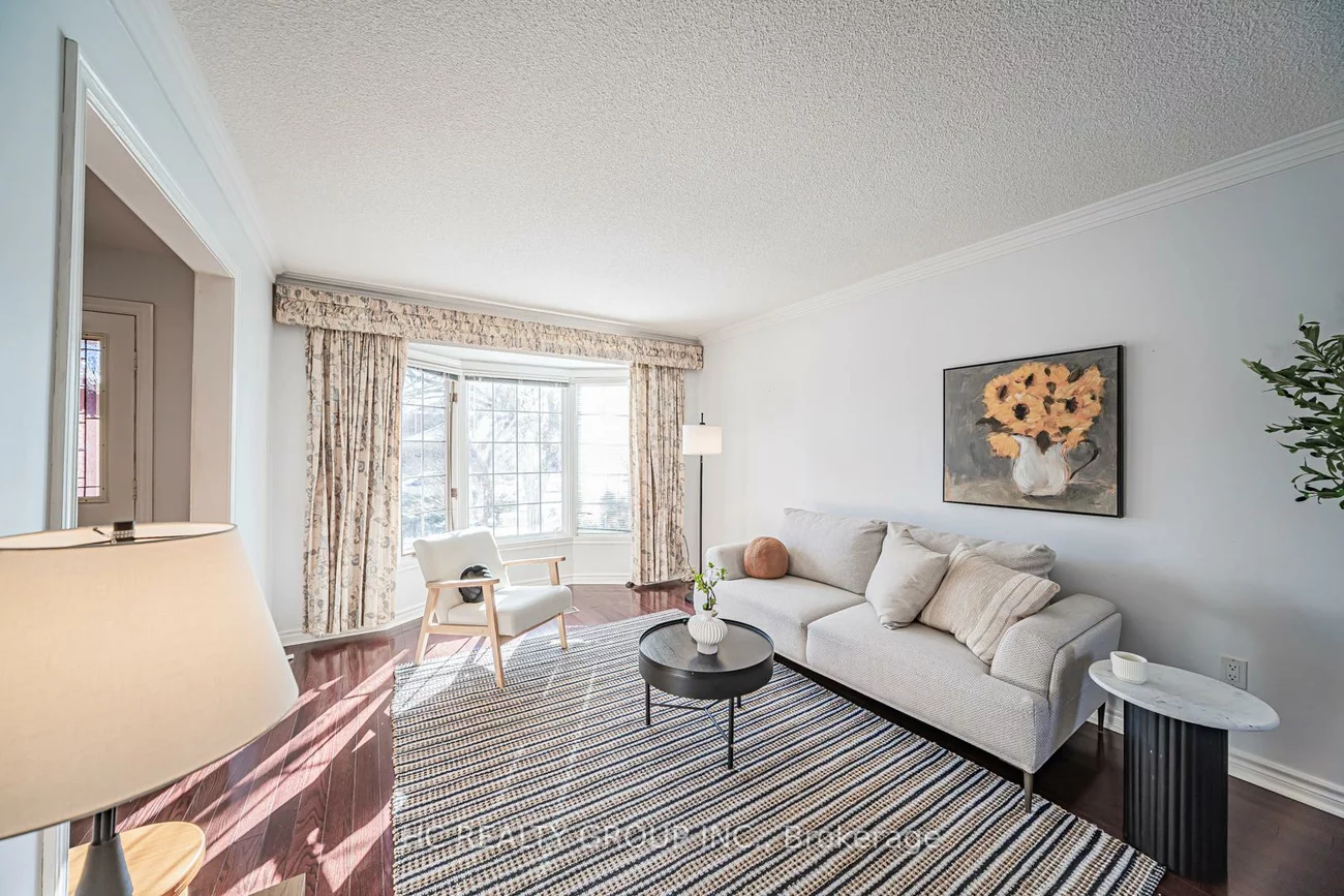 2066, Pineview, 1018 - WC Wedgewood Creek, Oakville