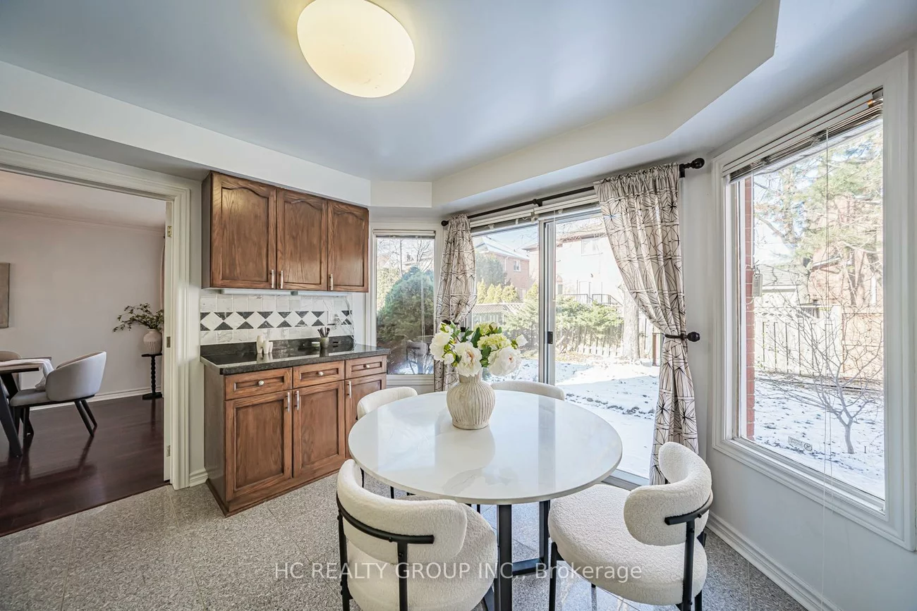 2066, Pineview, 1018 - WC Wedgewood Creek, Oakville