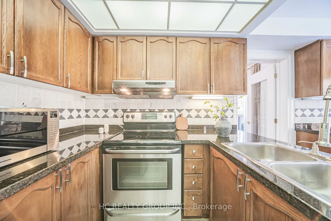 2066, Pineview, 1018 - WC Wedgewood Creek, Oakville