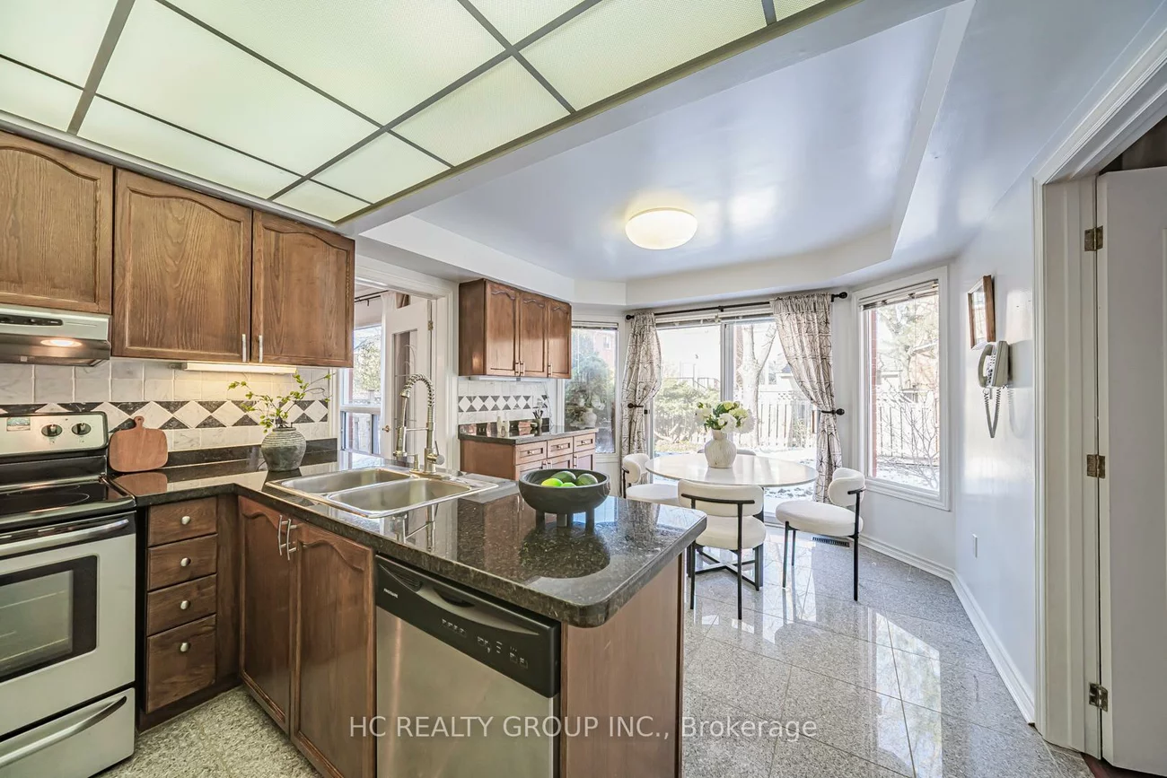 2066, Pineview, 1018 - WC Wedgewood Creek, Oakville