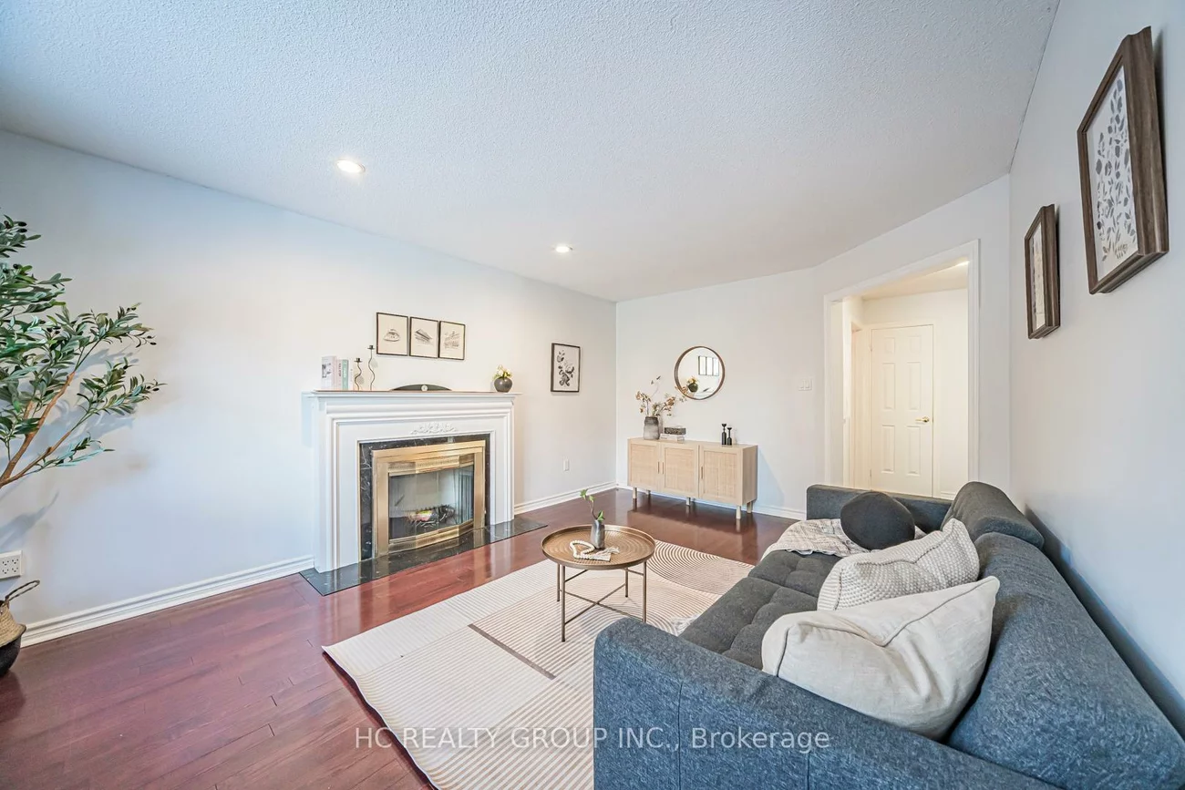 2066, Pineview, 1018 - WC Wedgewood Creek, Oakville