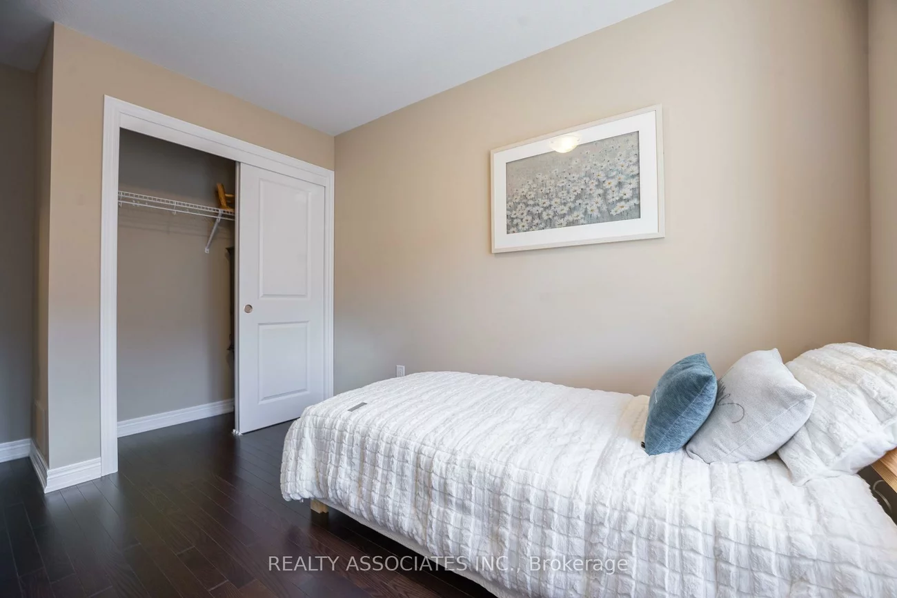 3333, Mockingbird, 1010 - JM Joshua Meadows, Oakville