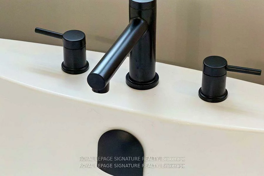 1467, Lakeport, 1010 - JM Joshua Meadows, Oakville