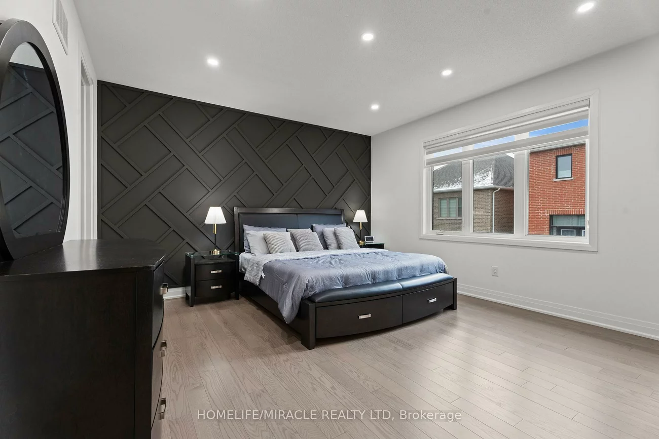 3118, Travertine, 1012 - NW Northwest, Oakville