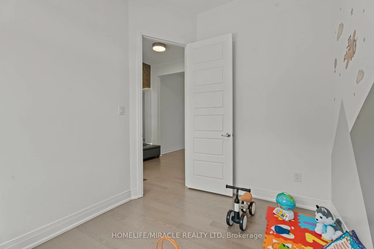 3118, Travertine, 1012 - NW Northwest, Oakville