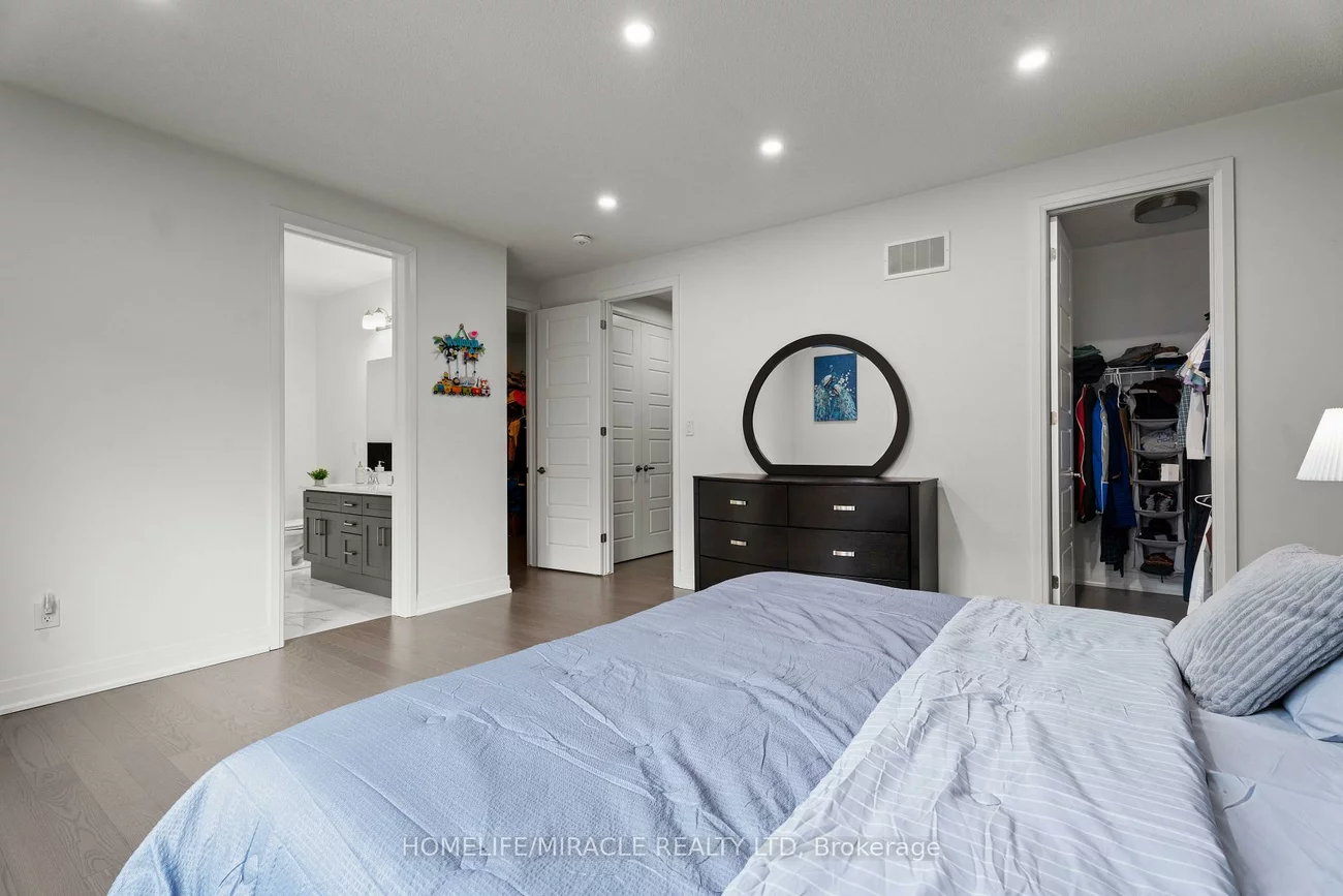 3118, Travertine, 1012 - NW Northwest, Oakville