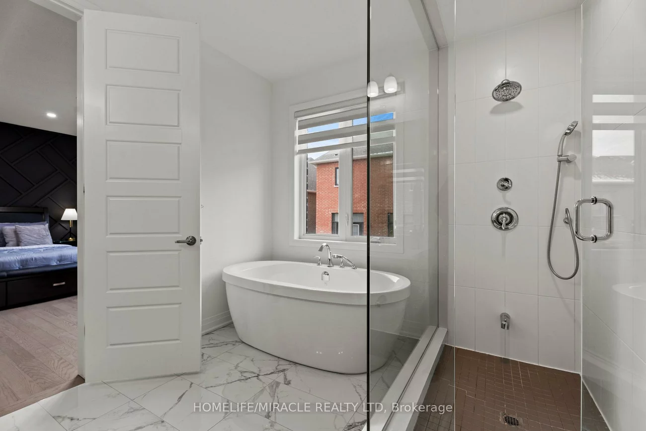 3118, Travertine, 1012 - NW Northwest, Oakville