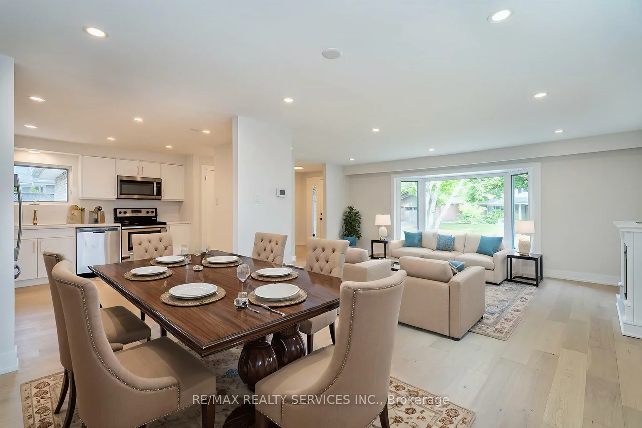 2296, Devon, 1006 - FD Ford, Oakville