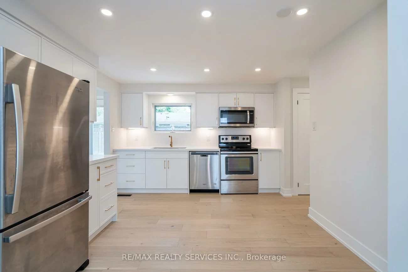 2296, Devon, 1006 - FD Ford, Oakville