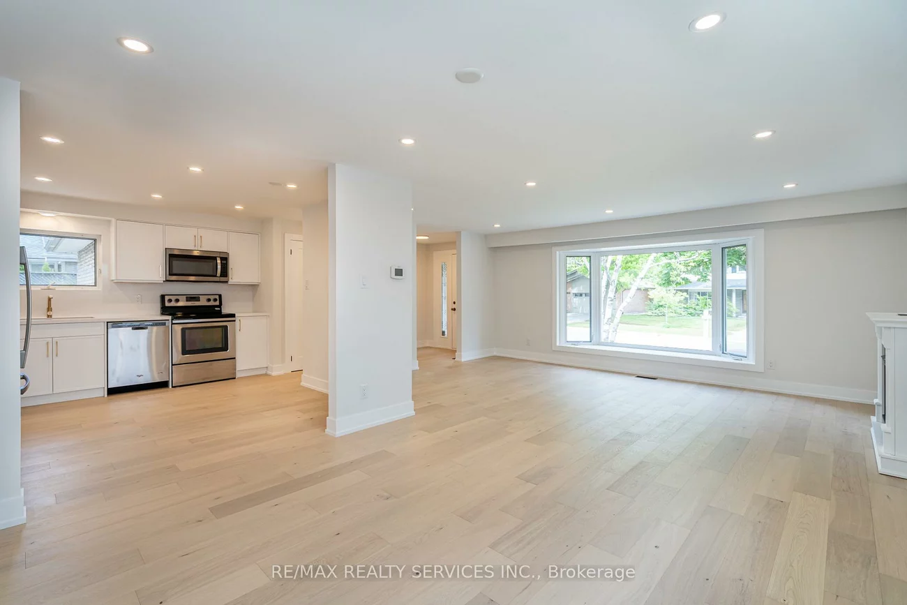 2296, Devon, 1006 - FD Ford, Oakville