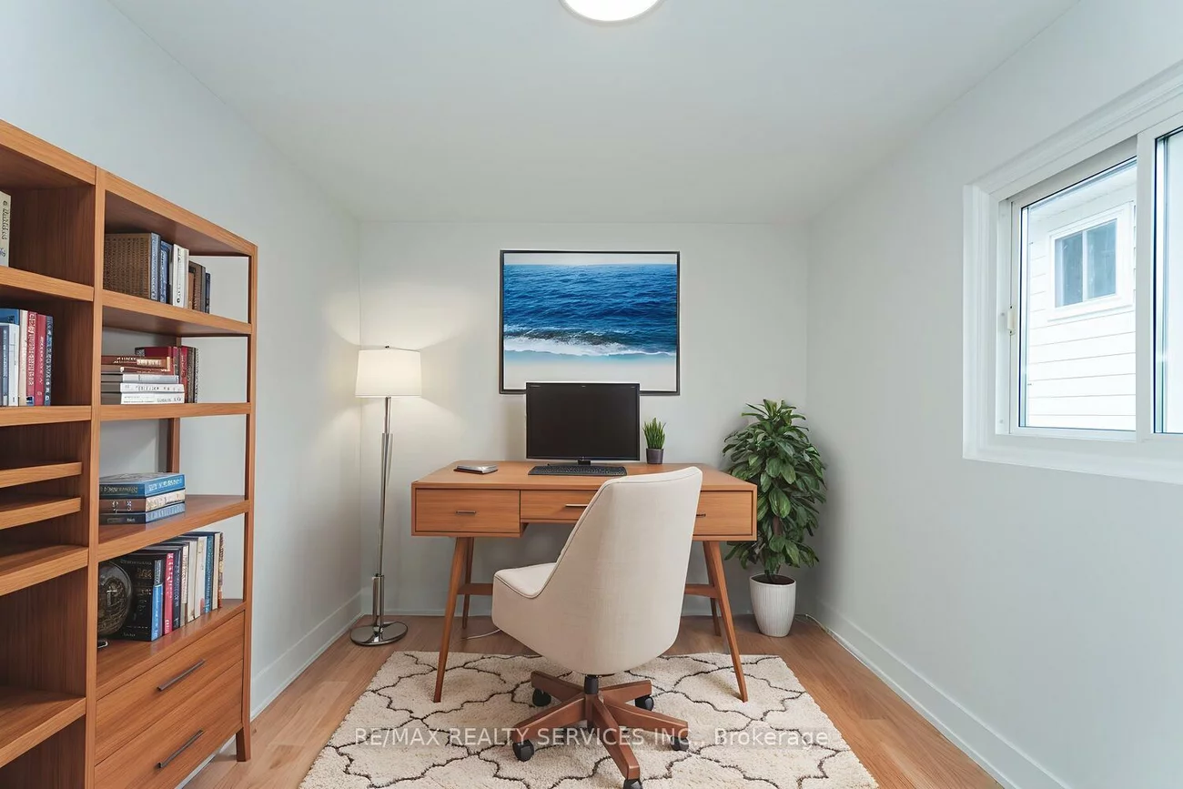 2296, Devon, 1006 - FD Ford, Oakville