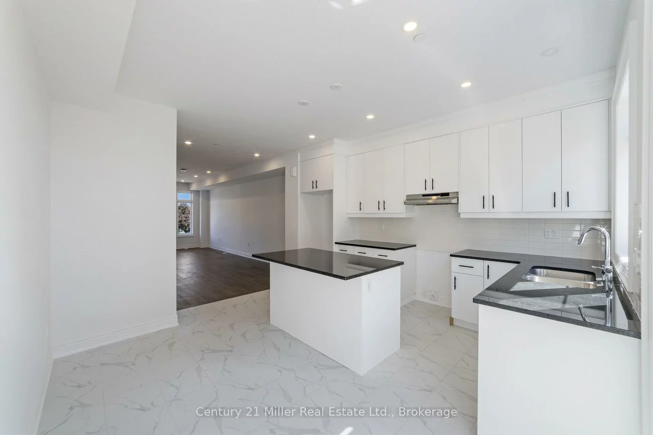 2140, Trafalgar, 1015 - RO River Oaks, Oakville