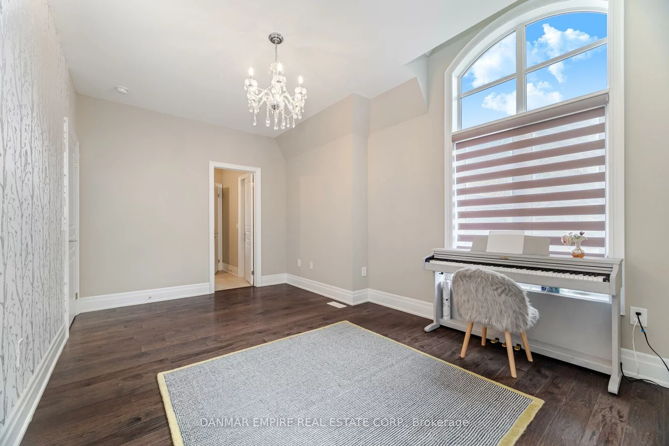 386, Tudor, 1020 - WO West, Oakville