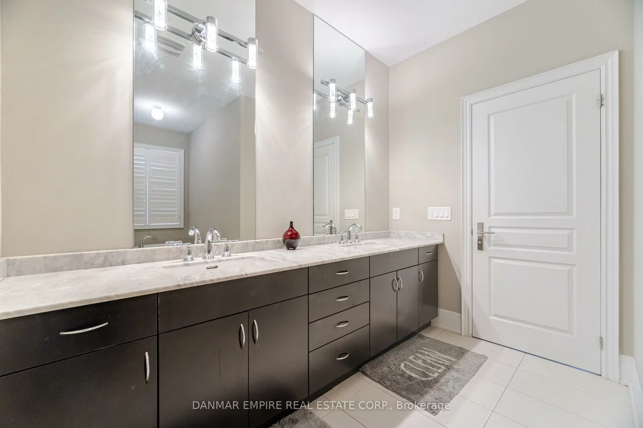 386, Tudor, 1020 - WO West, Oakville