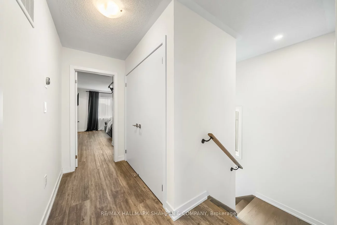 1330, Kaniv, 1012 - NW Northwest, Oakville
