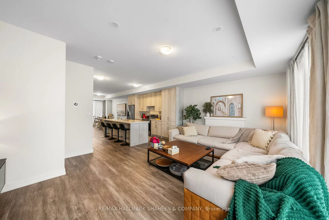 1330, Kaniv, 1012 - NW Northwest, Oakville