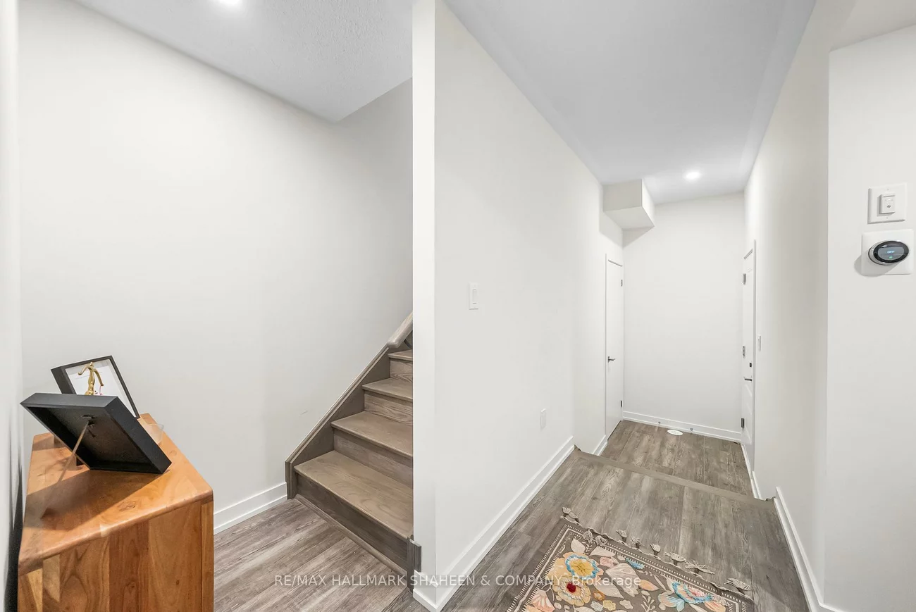 1330, Kaniv, 1012 - NW Northwest, Oakville