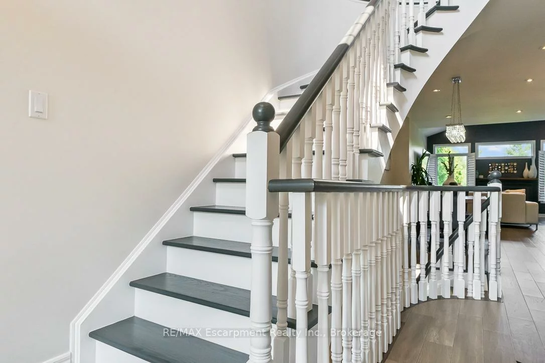 2357, Woodfield, 1015 - RO River Oaks, Oakville