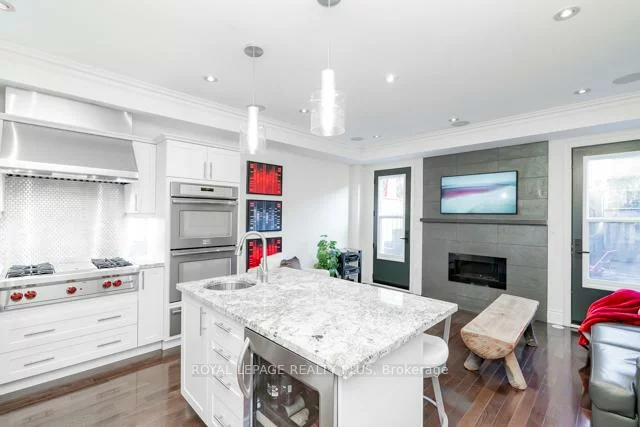 142, Rebecca, 1002 - CO Central, Oakville