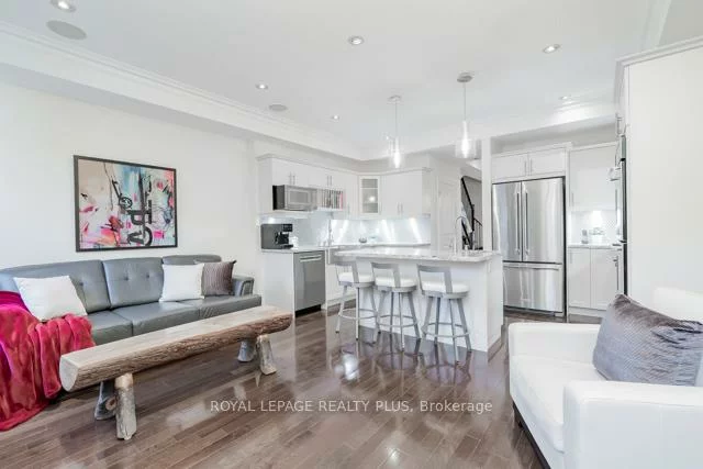 142, Rebecca, 1002 - CO Central, Oakville