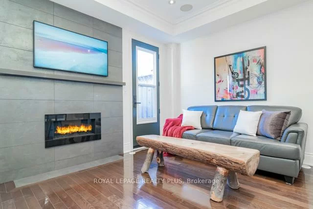 142, Rebecca, 1002 - CO Central, Oakville